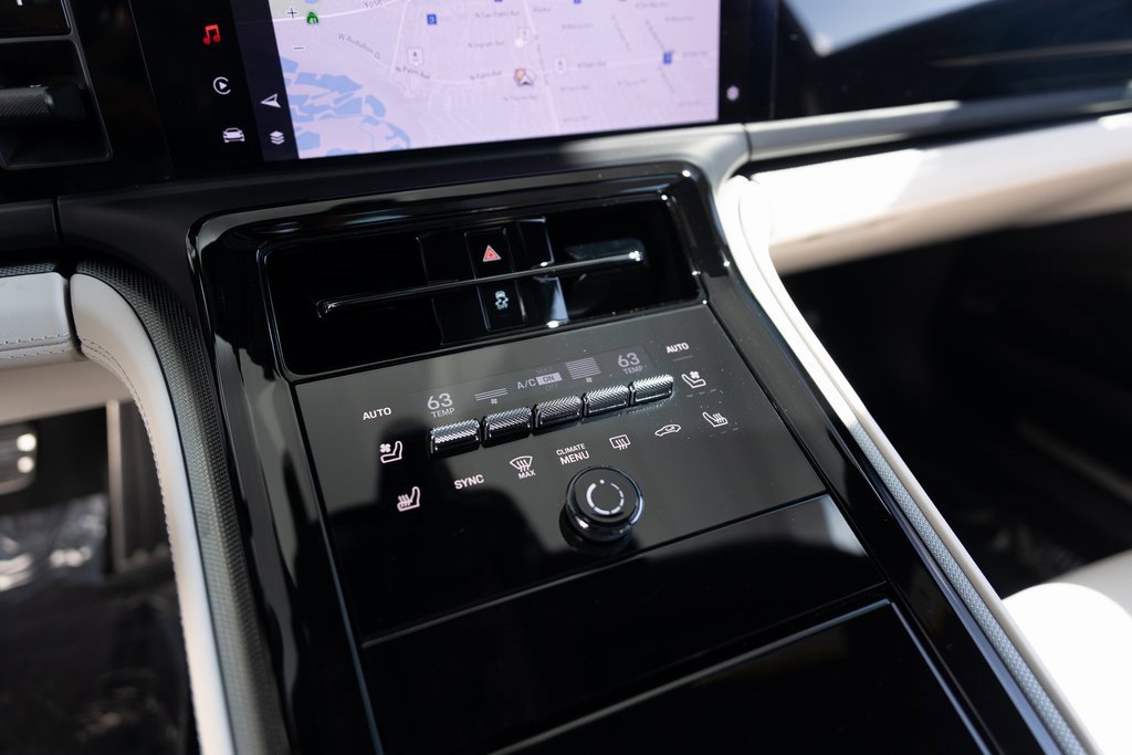 Certified 2025 Porsche Panamera 4S image 15