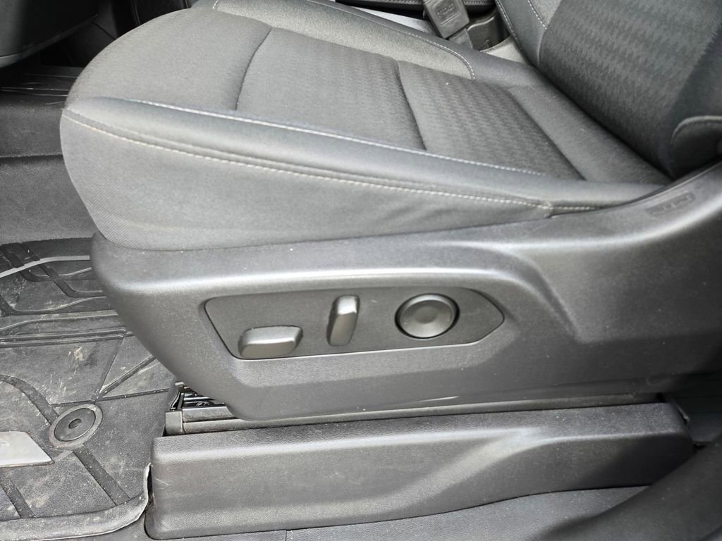 Certified 2025 Chevrolet Silverado 1500 Custom image 24