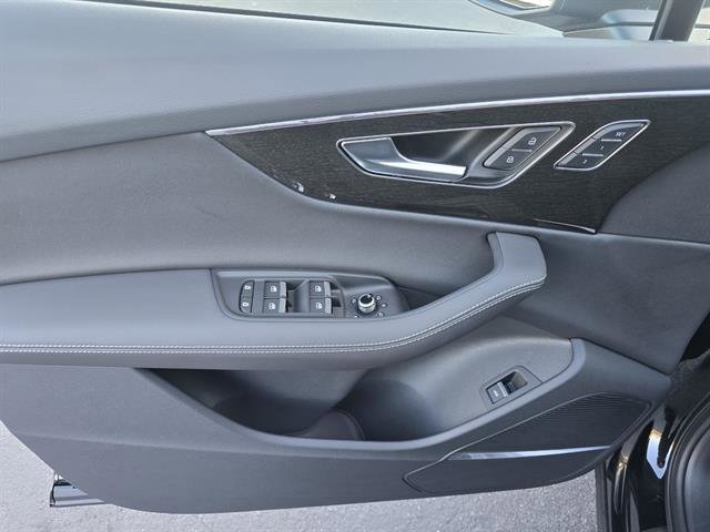 Used 2025 Audi Q7 3.0T Prestige w/ Prestige Package image 16