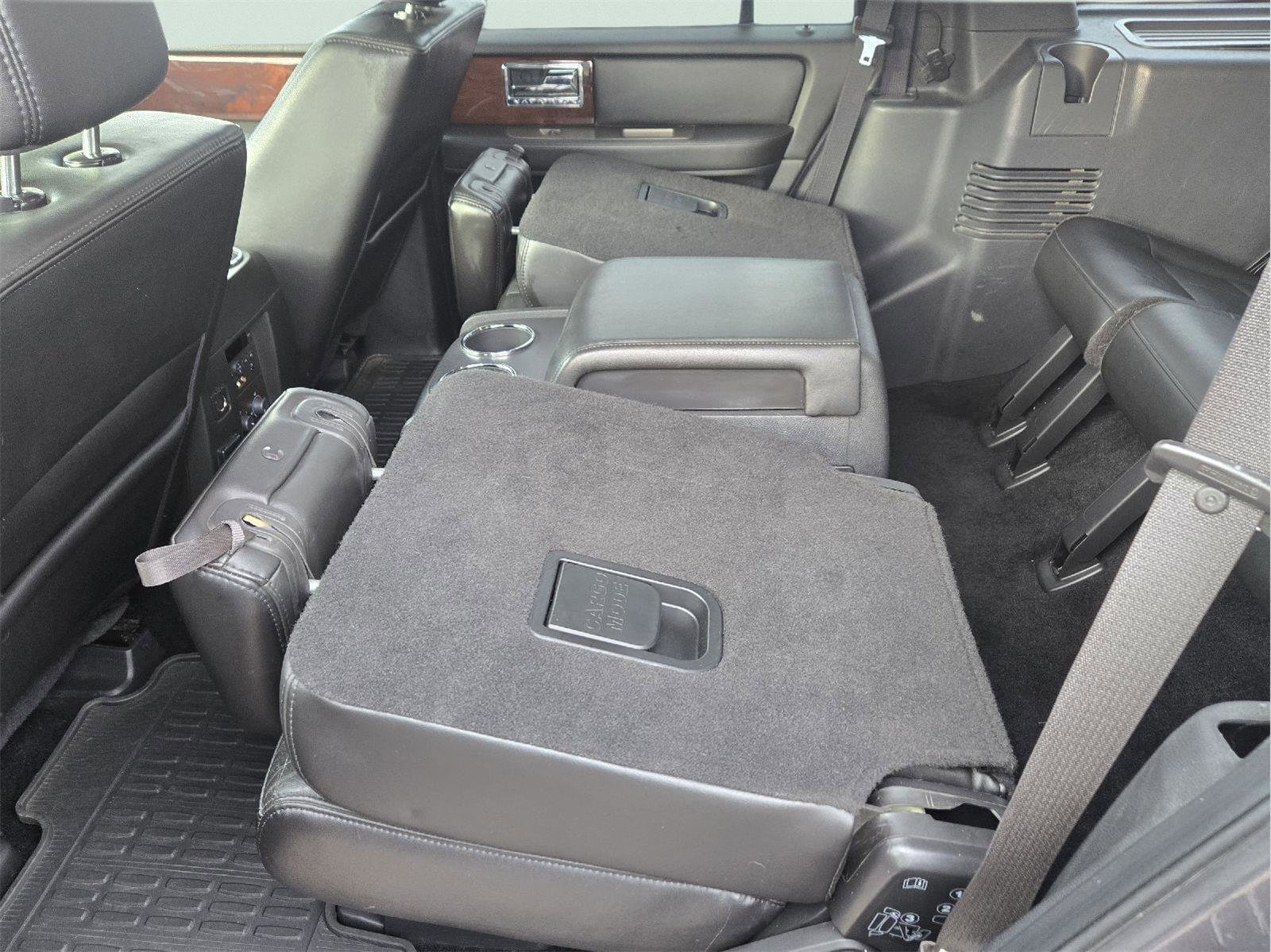 Used 2012 Lincoln Navigator 4WD image 30