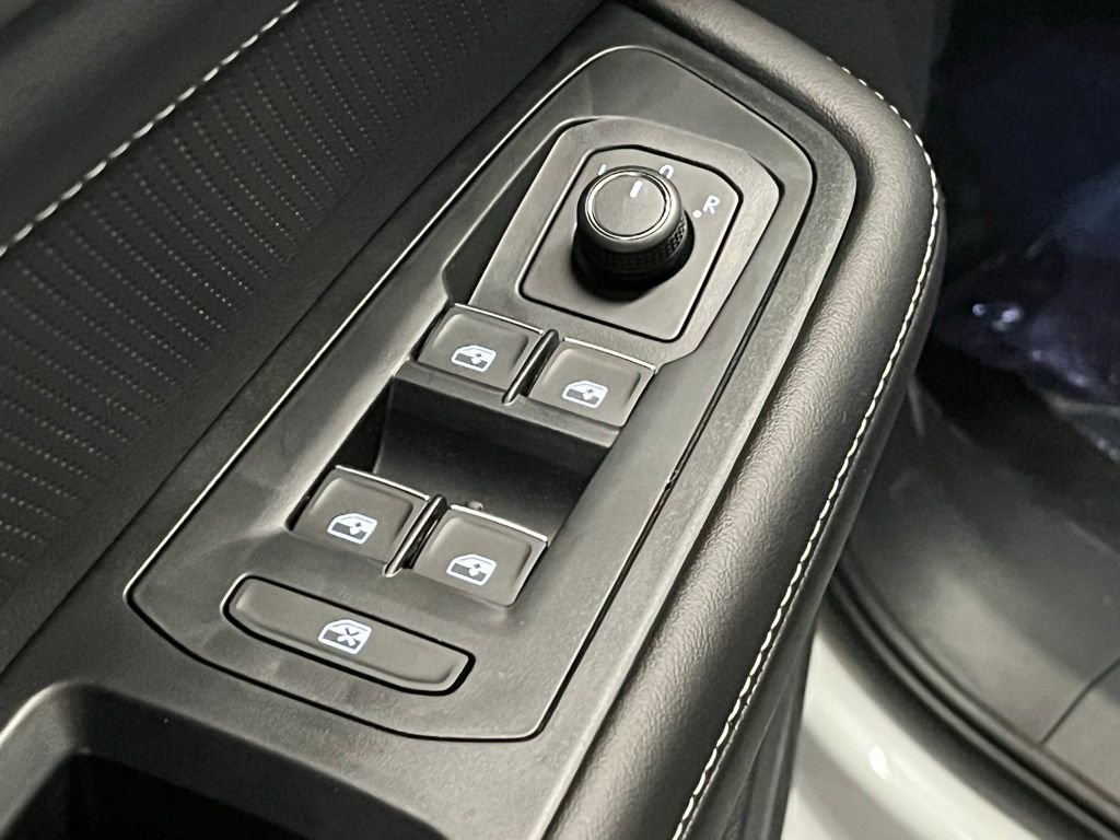 New 2026 Volkswagen Atlas Cross Sport SE image 19