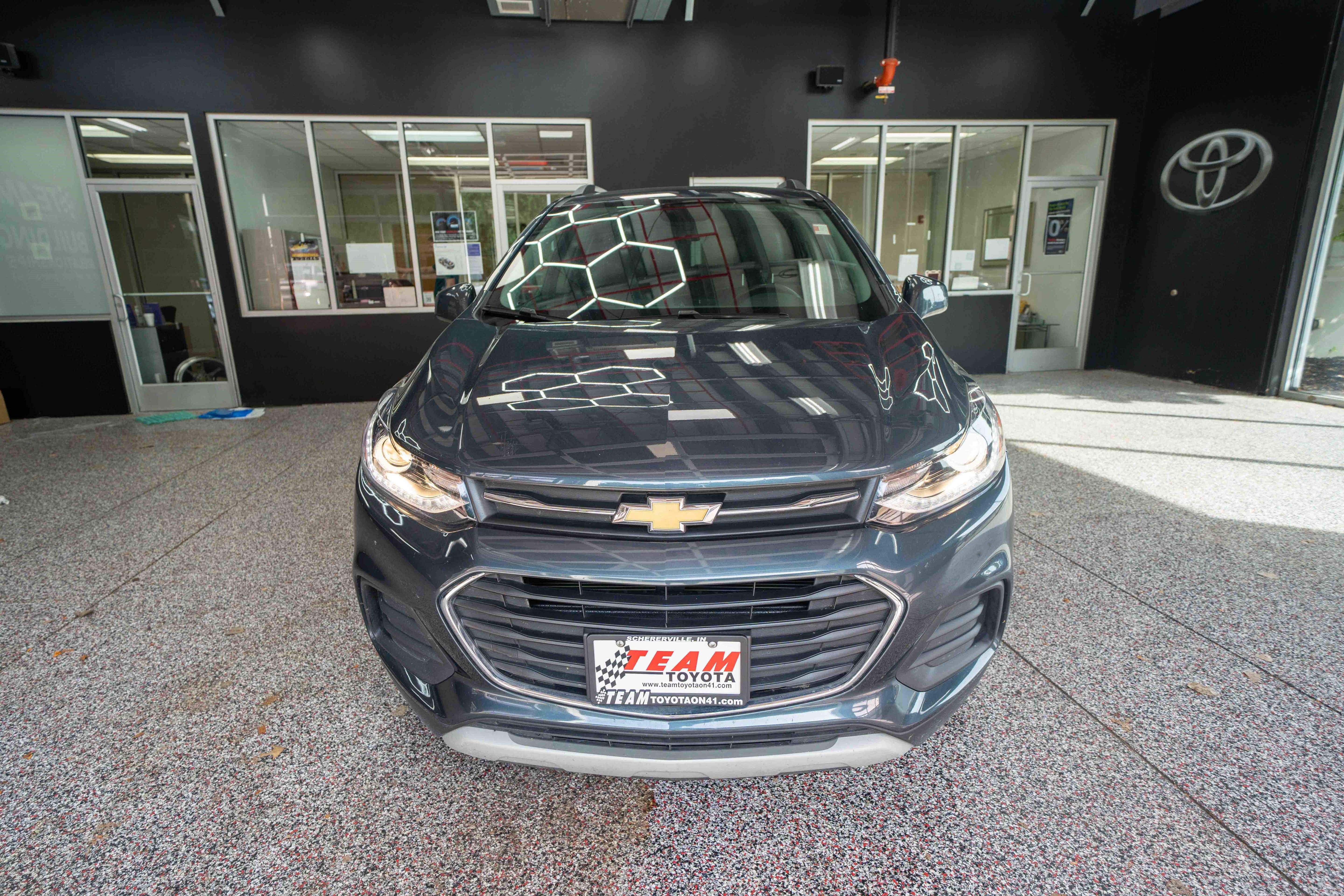 Used 2022 Chevrolet Trax LT w/ LT Convenience Package AWD/4WD image 6