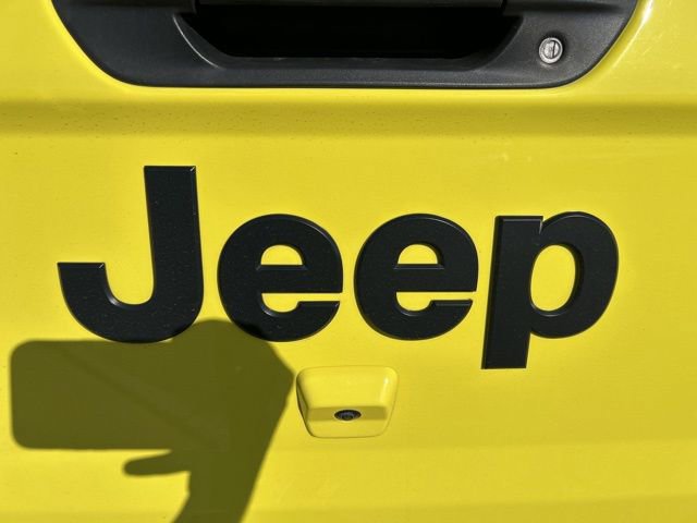 Used 2023 Jeep Gladiator Sport image 10
