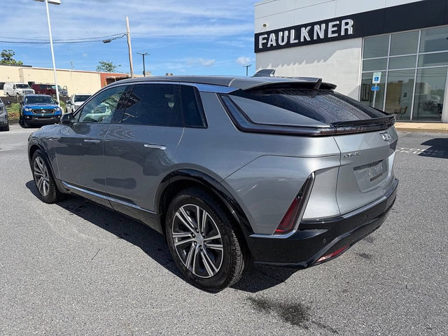 Used 2024 Cadillac Lyriq Luxury w/ LPO, Floor Liner Package AWD/4WD image 6