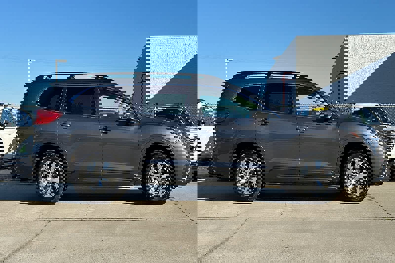 Used 2025 Subaru Ascent Premium w/ Premium Package image 2