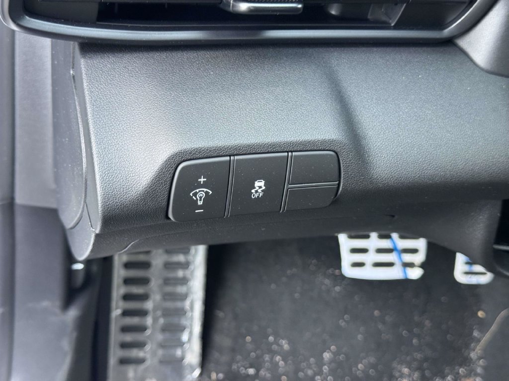 New 2026 Hyundai Elantra Sport FWD image 24