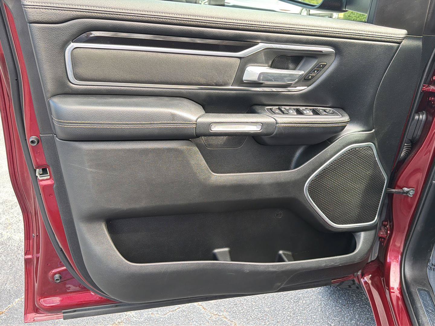Used 2019 RAM 1500 Laramie w/ Sport Appearance Package AWD/4WD image 16
