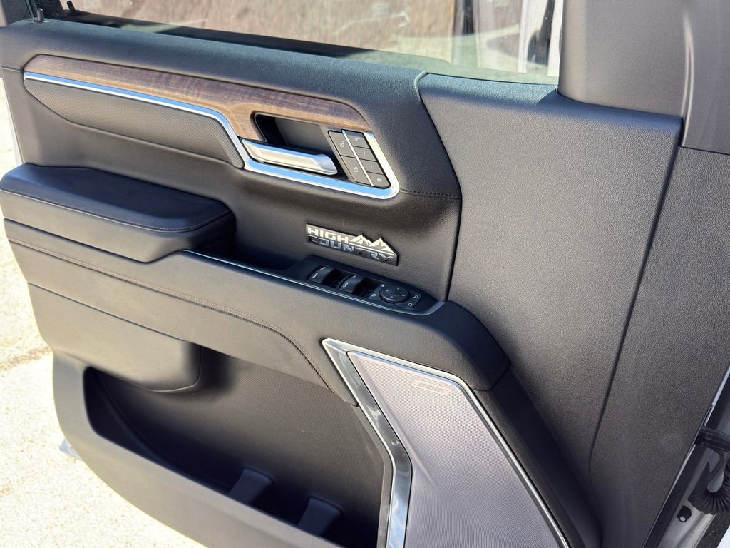 Used 2023 Chevrolet Silverado 1500 High Country w/ Technology Package image 20