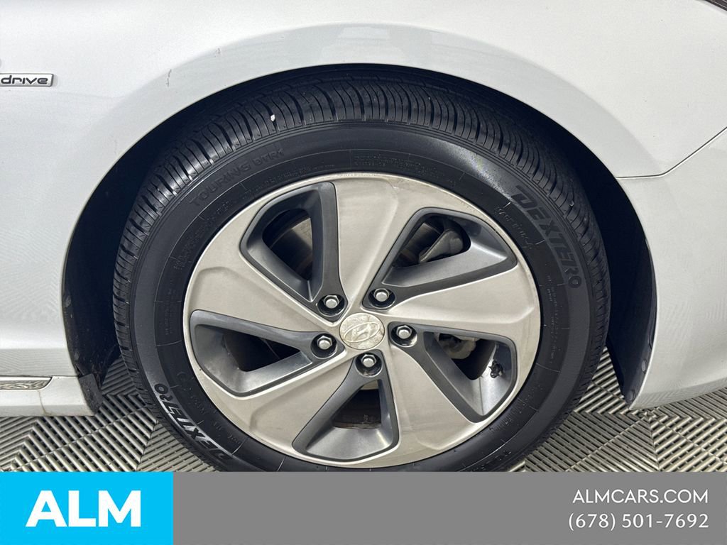 Used 2017 Hyundai Sonata Limited w/ Ultimate Package 02 image 15