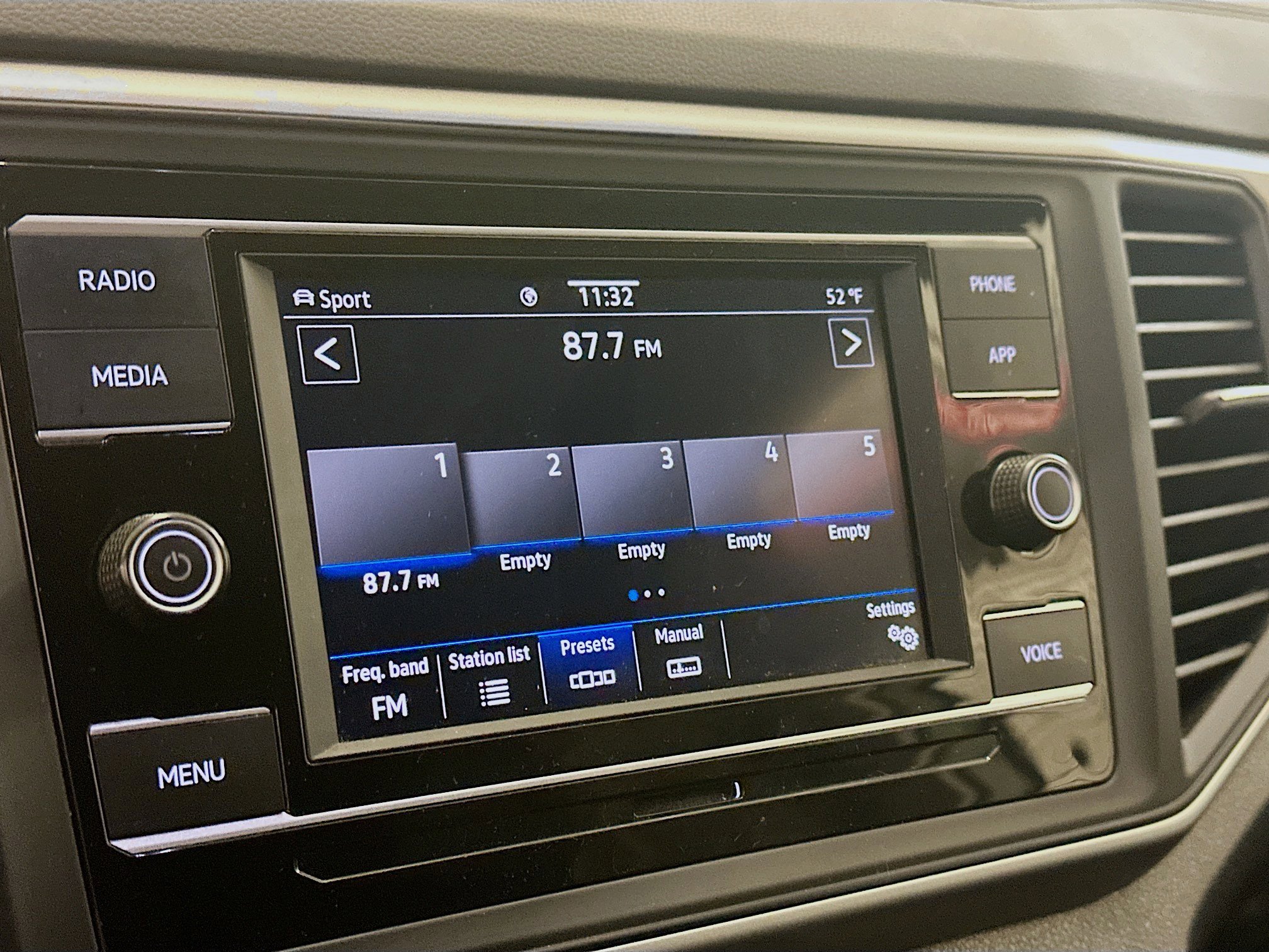 Used 2022 Volkswagen Atlas SE image 21