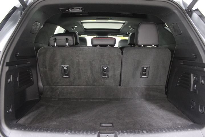 Used 2025 Chevrolet Traverse RS AWD/4WD image 14