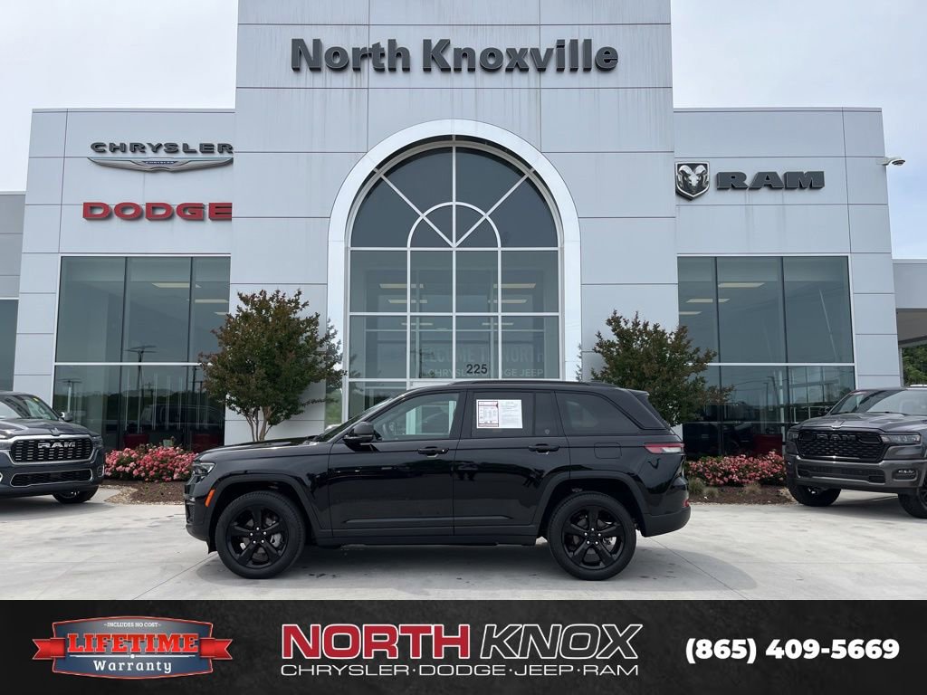 Used 2024 Jeep Grand Cherokee Limited w/ Luxury Tech Group II AWD/4WD image 2