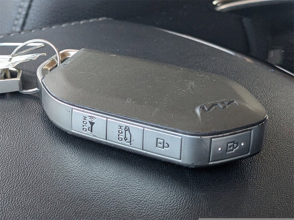 Used 2024 Kia Telluride EX w/ EX Captain's Chair Package image 42