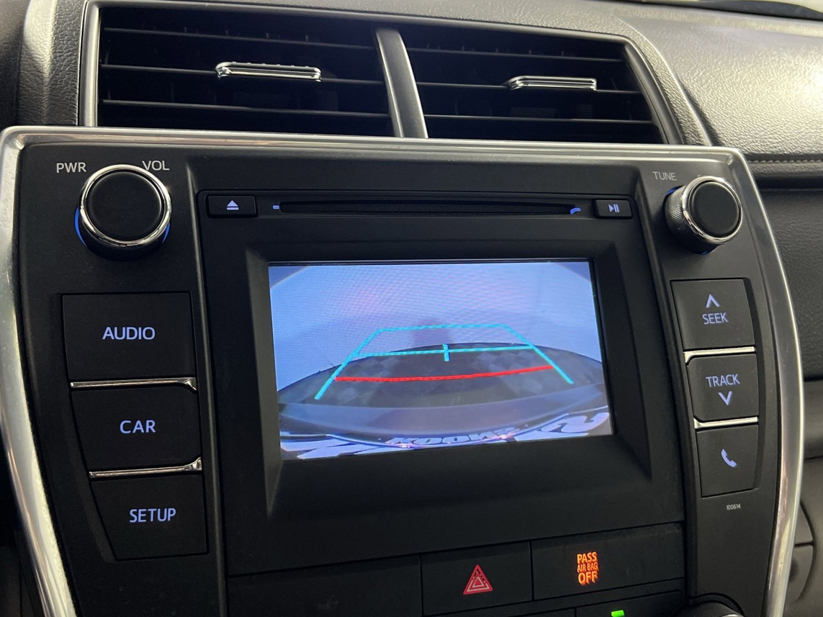 Used 2016 Toyota Camry LE image 18