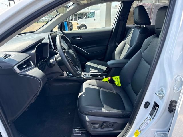Used 2025 Toyota Corolla Cross XLE FWD image 11