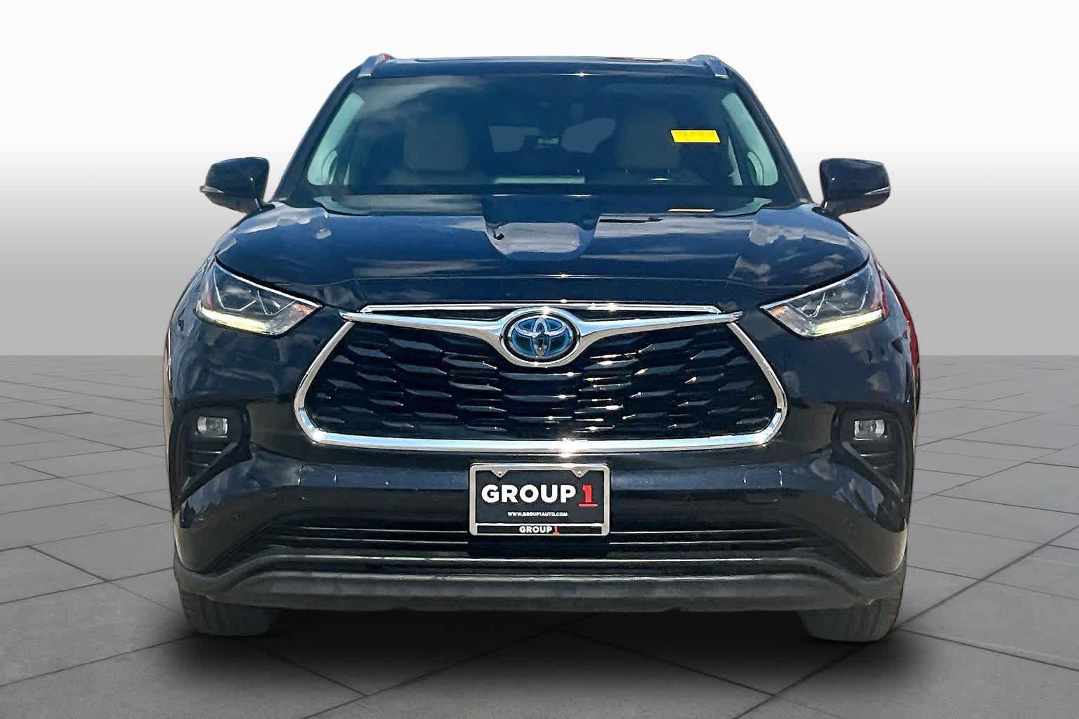 Used 2021 Toyota Highlander Limited AWD/4WD image 4