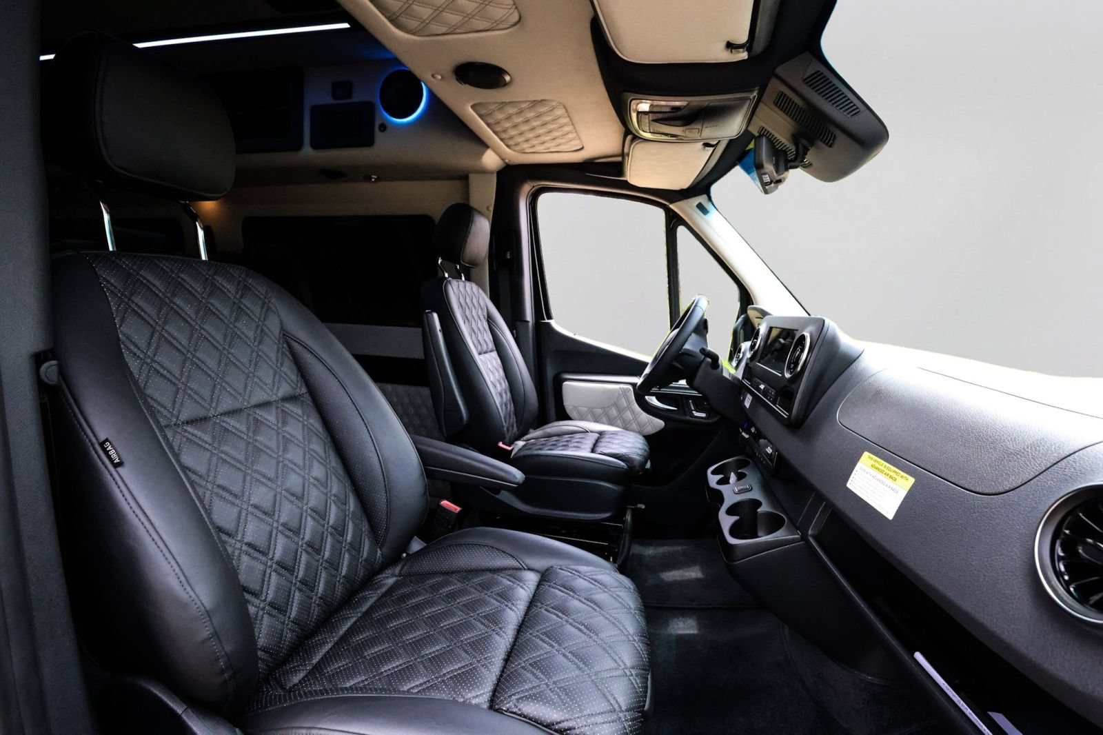 Used 2024 Mercedes-Benz Sprinter 3500 w/ Parking Package image 5