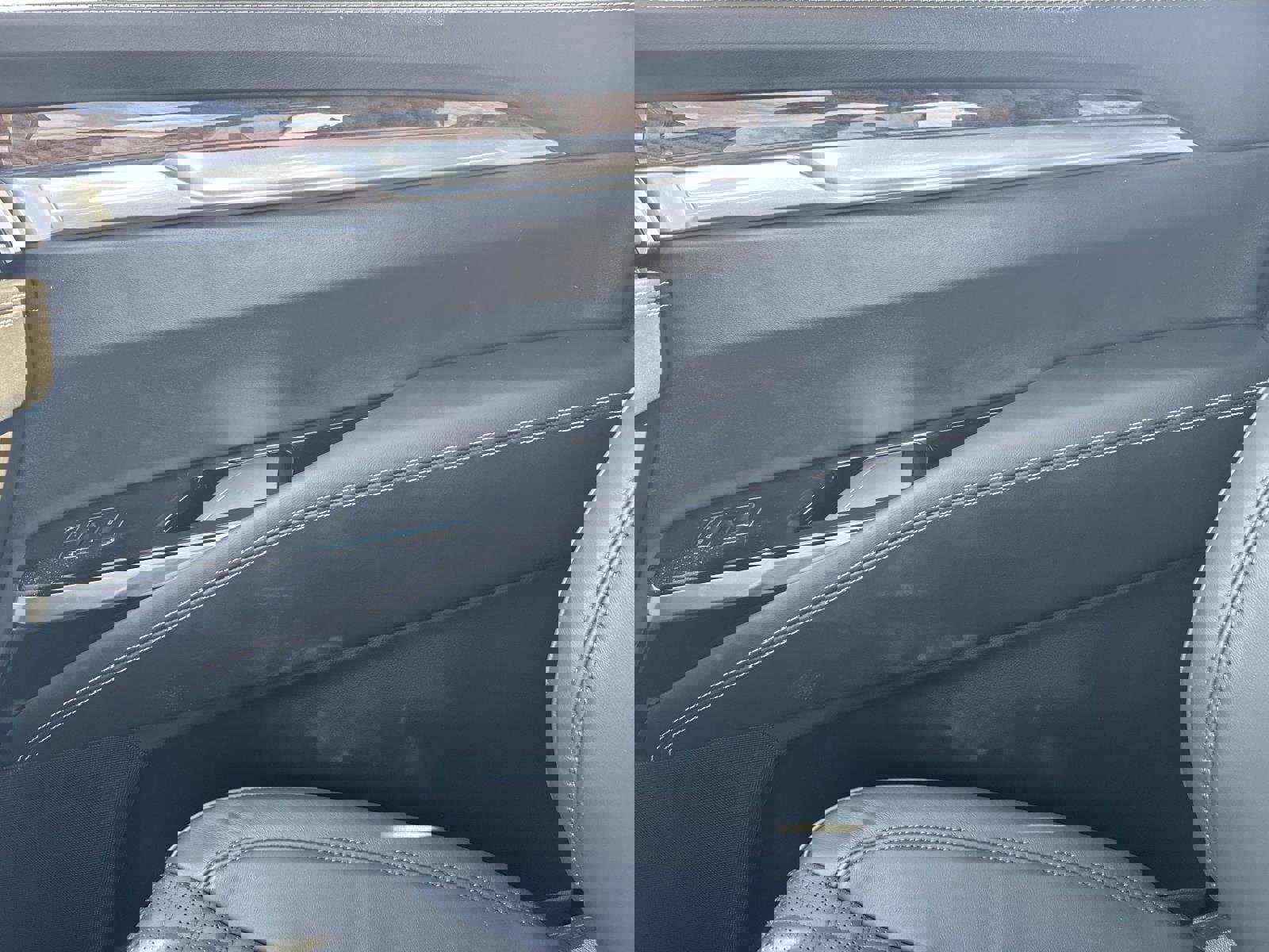 New 2025 Cadillac Escalade Sport Platinum w/ LPO, Floor Liner Package image 26