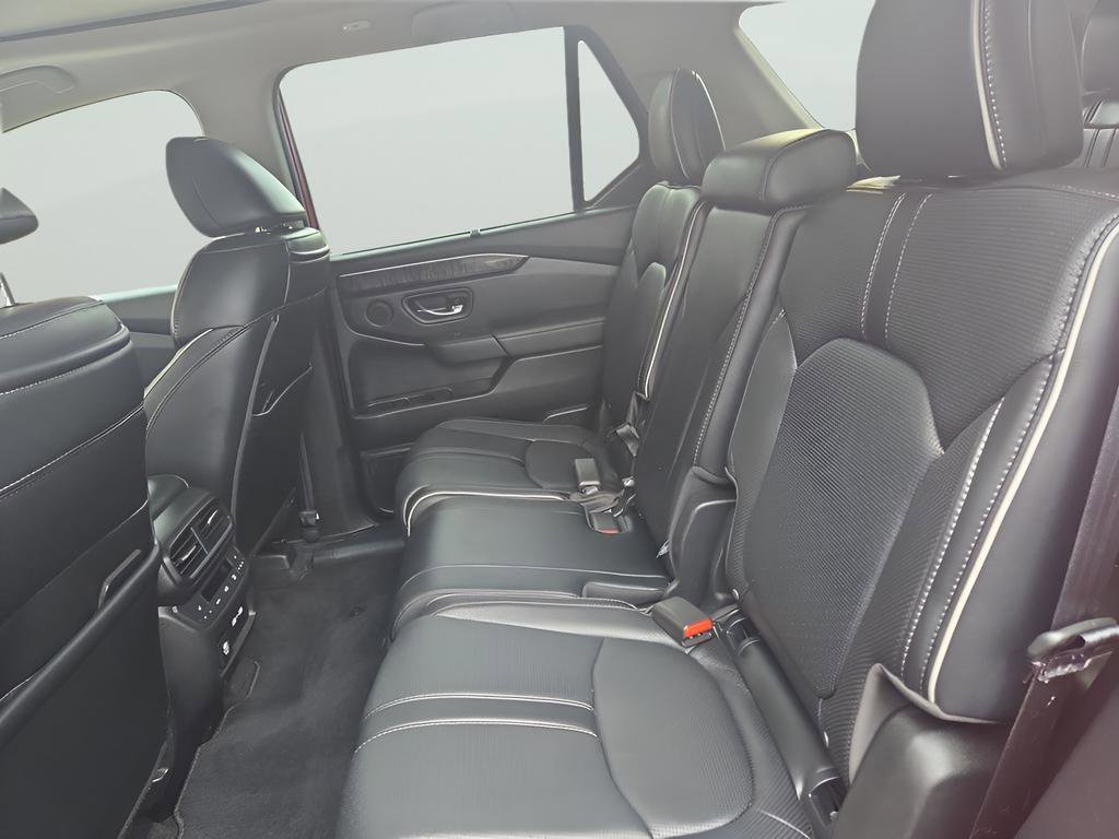 Used 2023 Honda Pilot Elite image 9