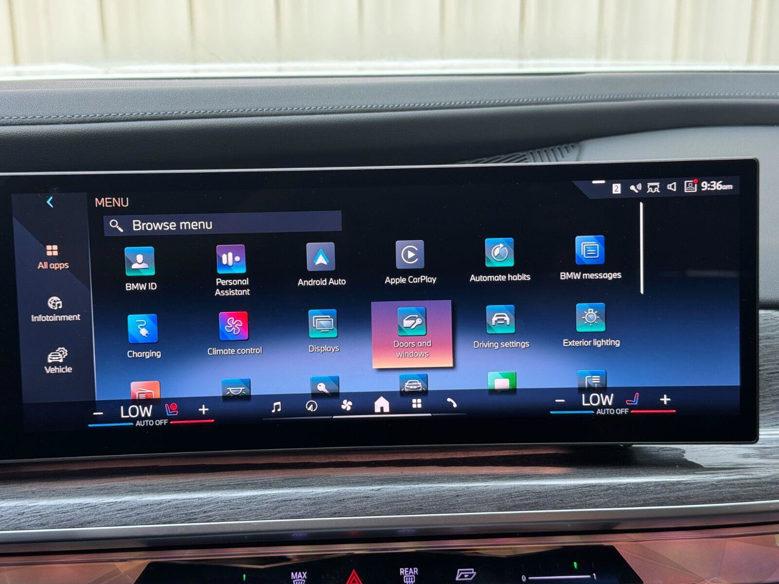 Used 2023 BMW i7 xDrive60 w/ Executive Package 2 AWD/4WD image 27