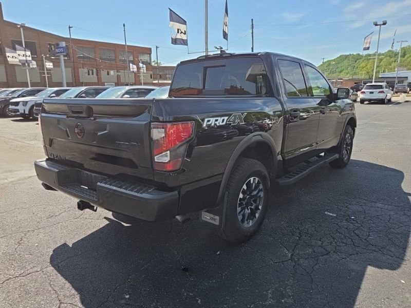 Used 2023 Nissan Titan PRO-4X w/ Pro-4x Convenience Package AWD/4WD image 7