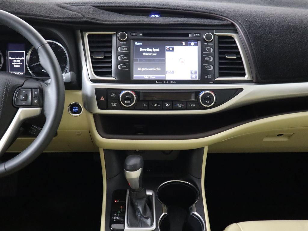 Used 2016 Toyota Highlander XLE image 13