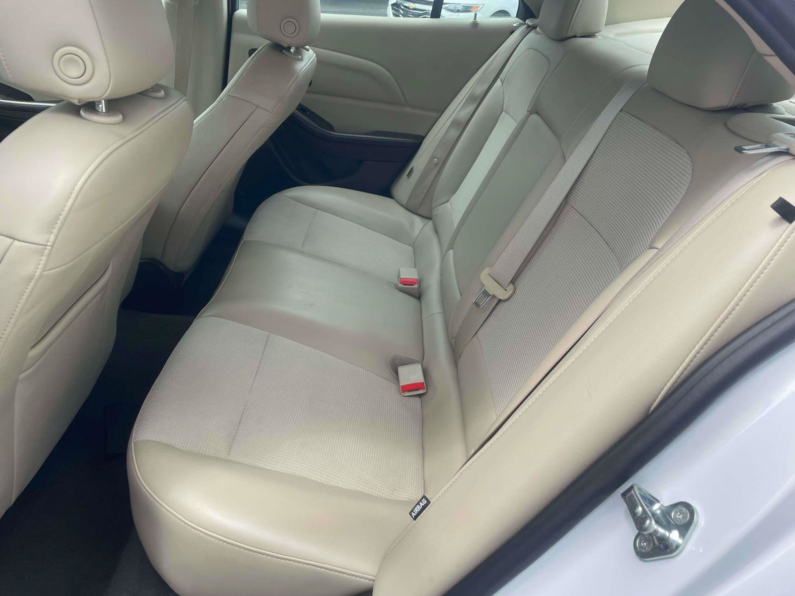 Used 2016 Chevrolet Malibu LT w/ Power Convenience Package FWD image 14