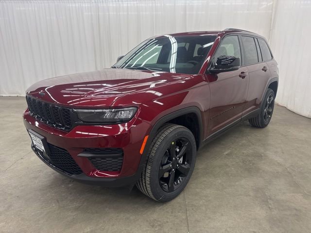 New 2025 Jeep Grand Cherokee Laredo image 3