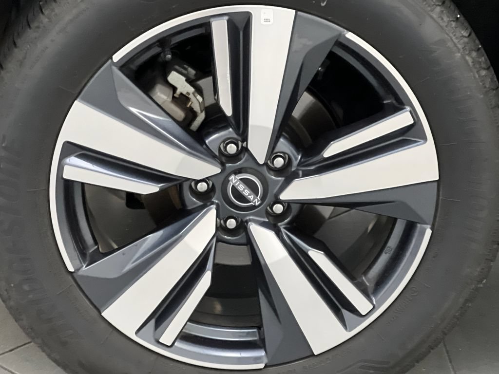 Used 2026 Nissan Rogue SL FWD image 69