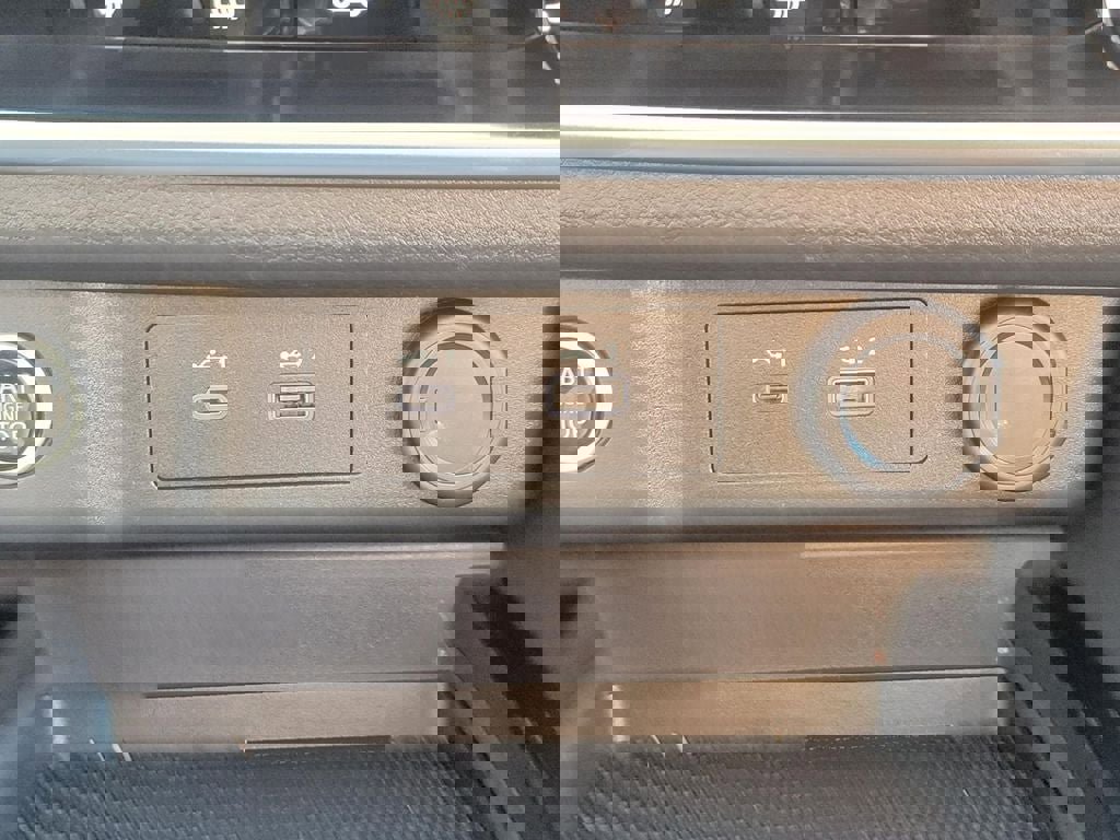 Certified 2023 Nissan Rogue S image 24