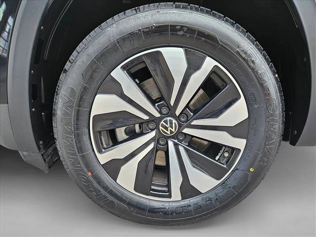 Used 2024 Volkswagen Atlas Cross Sport SE image 21