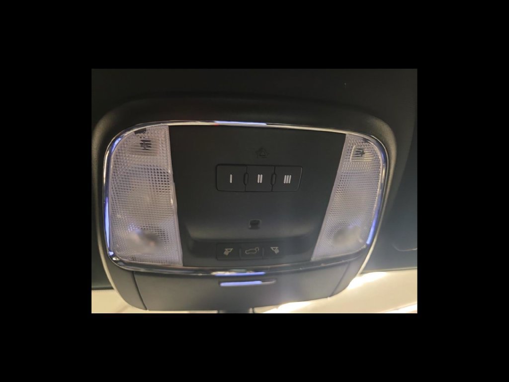 Used 2019 Jeep Grand Cherokee Limited AWD/4WD image 25