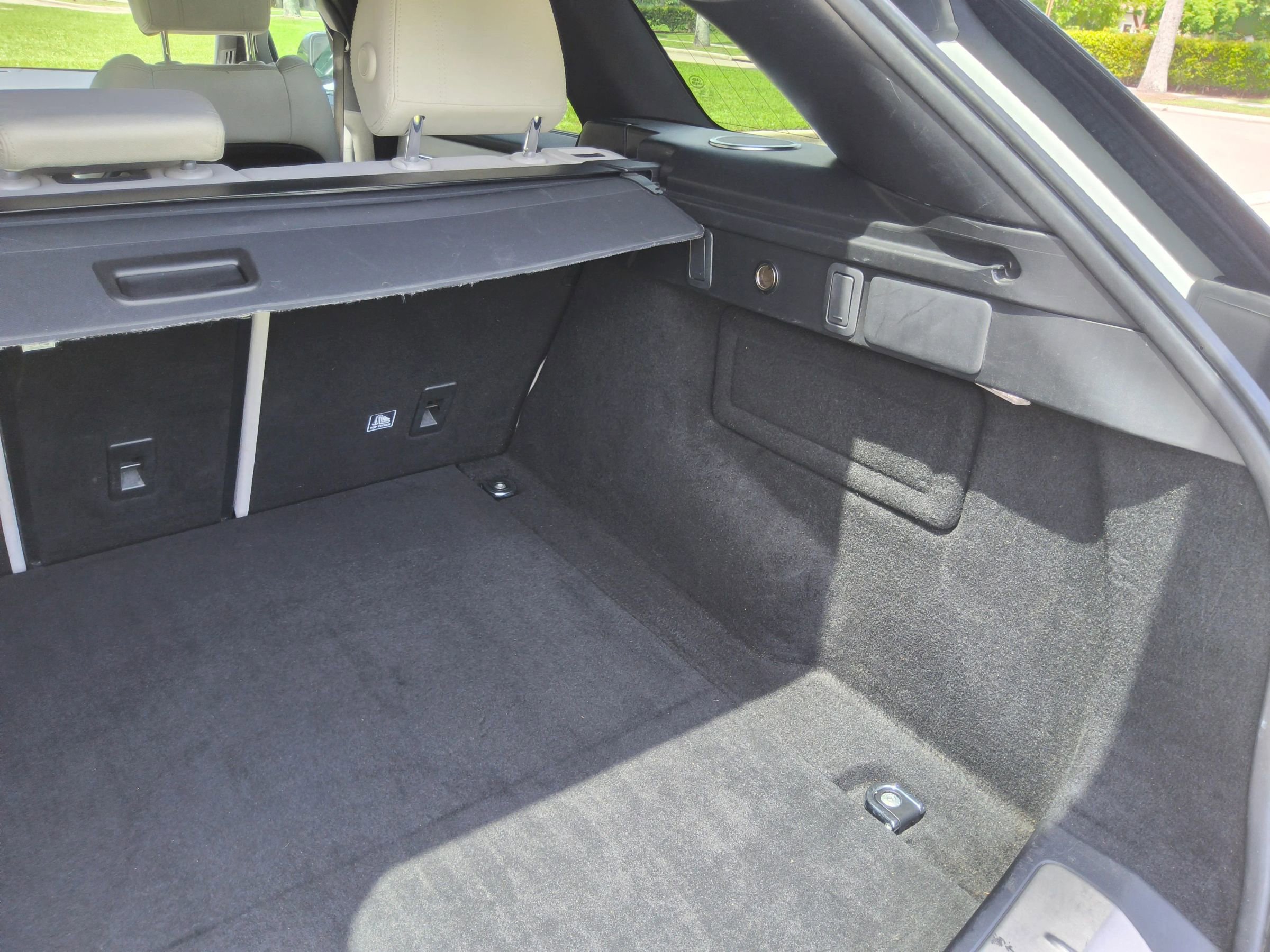 Used 2019 Land Rover Range Rover Velar R-Dynamic SE image 45