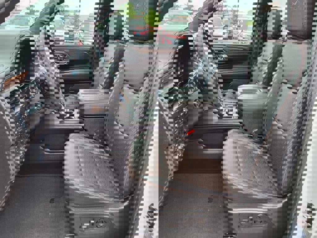 Used 2024 Chevrolet Tahoe High Country w/ Premium Package image 7