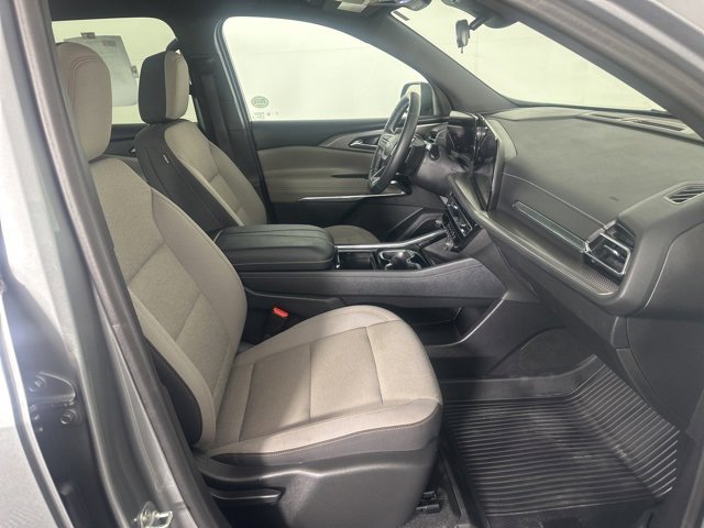 Used 2024 Chevrolet Traverse LT image 13