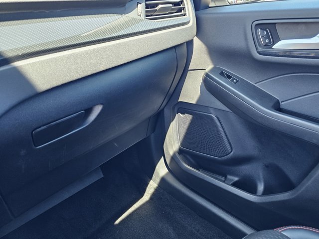 Used 2025 Ford Escape ST-Line FWD image 27