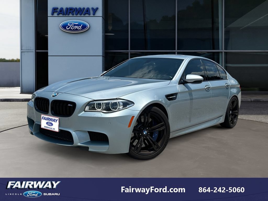 Used 2015 BMW M5 RWD image 1