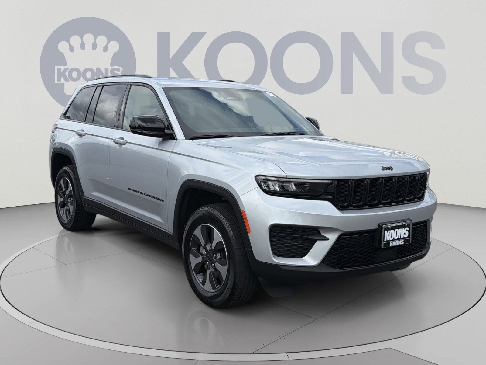 Used 2023 Jeep Grand Cherokee Altitude AWD/4WD image 10