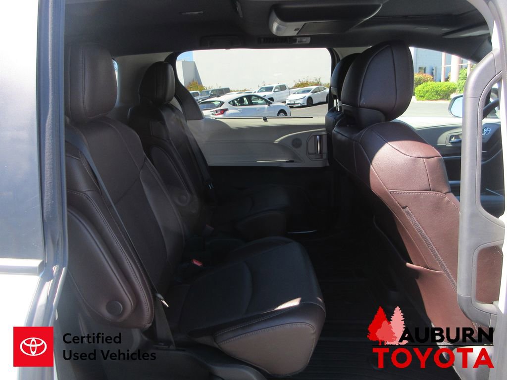 Certified 2023 Toyota Sienna Platinum image 15