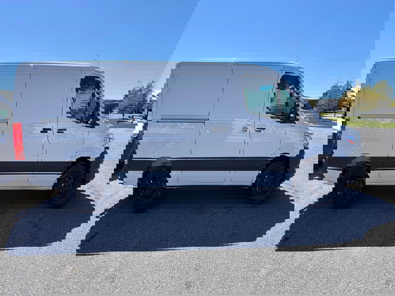 Used 2025 Mercedes-Benz Sprinter 2500 image 3