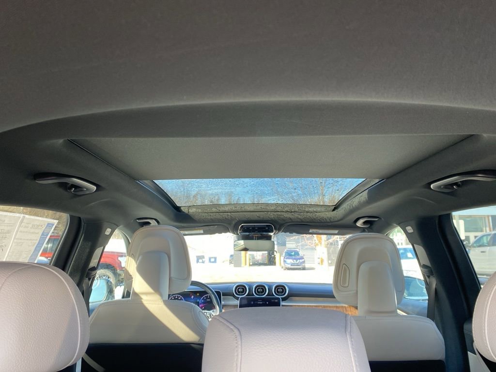 Used 2024 Mercedes-Benz GLC 300 4MATIC image 17