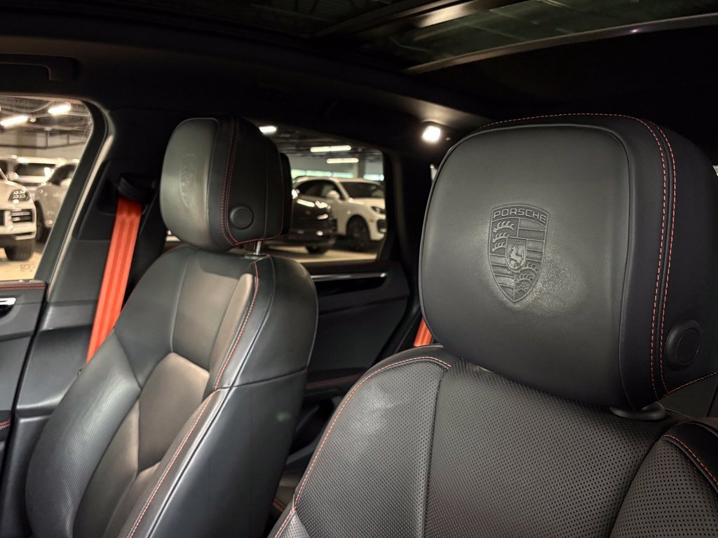 Used 2023 Porsche Macan Turbo AWD/4WD image 25