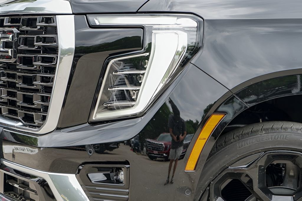 New 2026 GMC Yukon XL Denali image 3