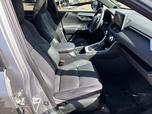 Used 2023 Toyota RAV4 SE w/ Convenience Package image 9