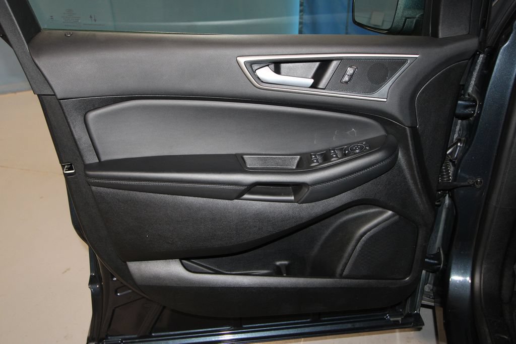 Used 2024 Ford Edge SEL w/ Convenience Package AWD/4WD image 5