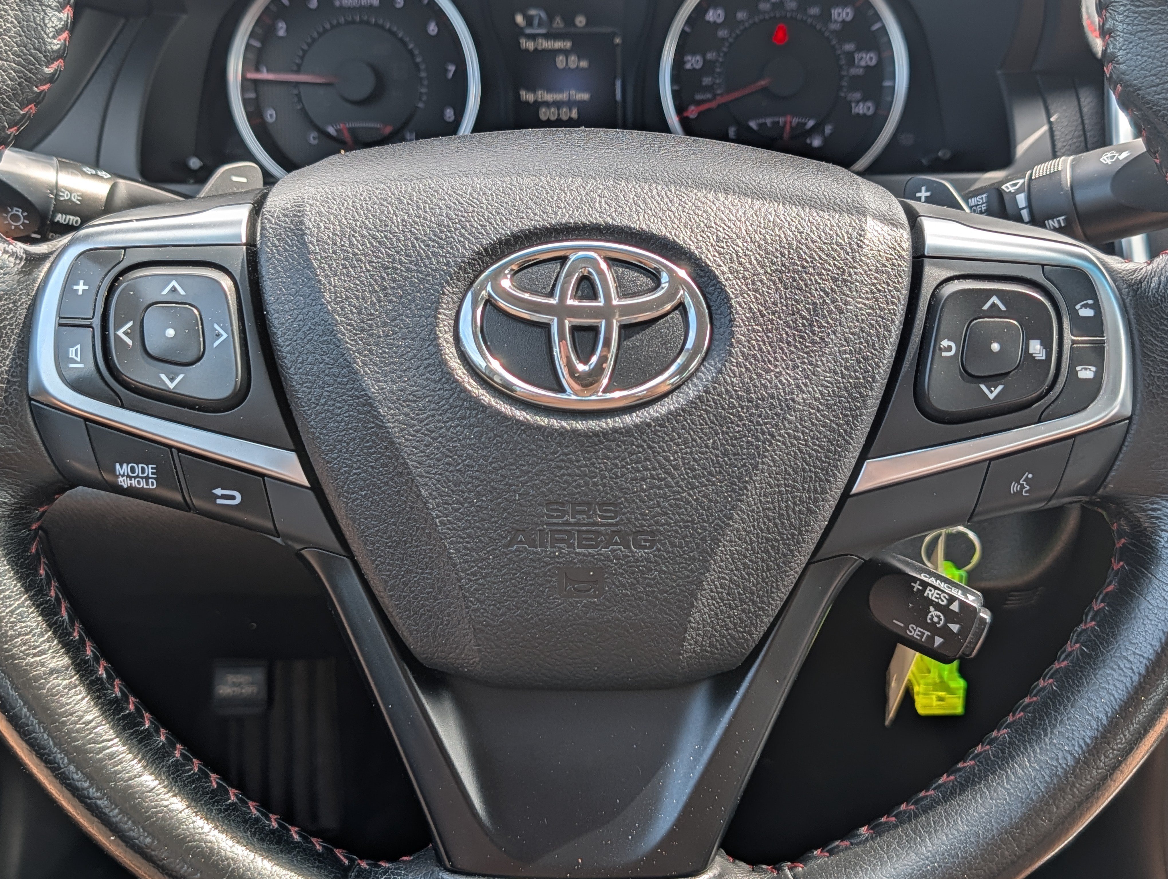 Used 2015 Toyota Camry SE FWD image 25