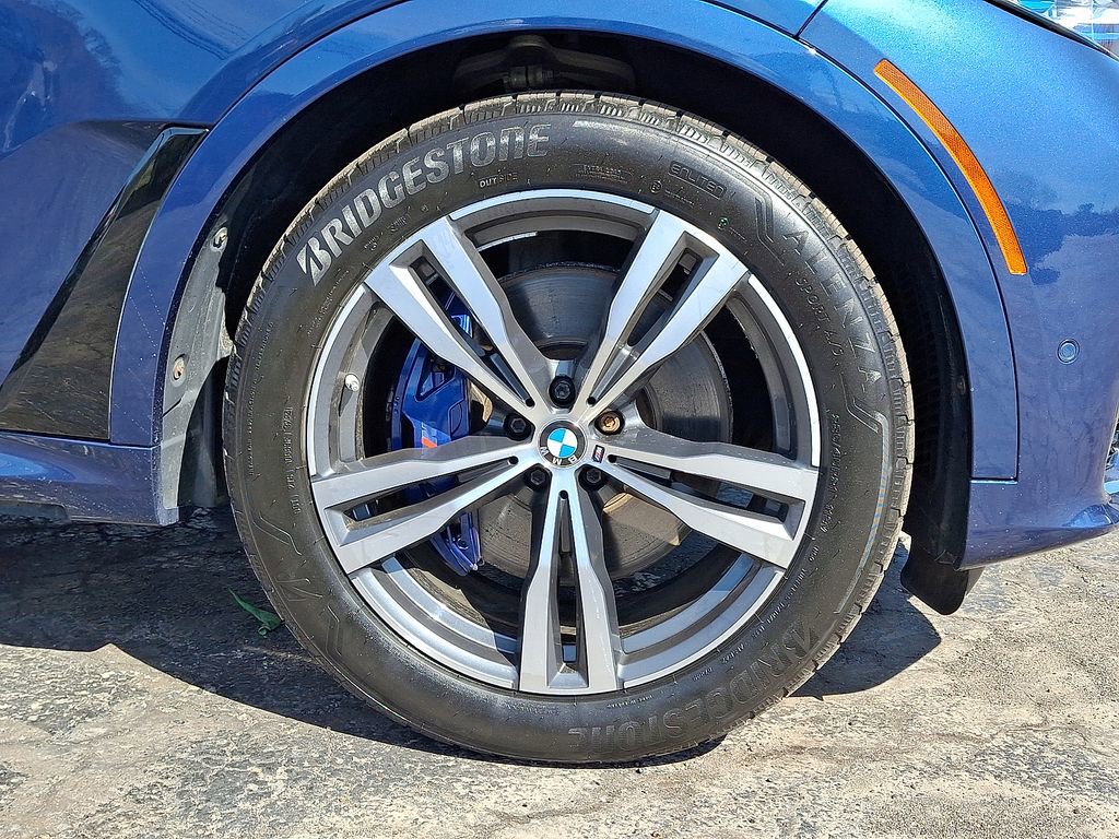 Used 2020 BMW X7 M50i w/ Dynamic Handling Package image 19