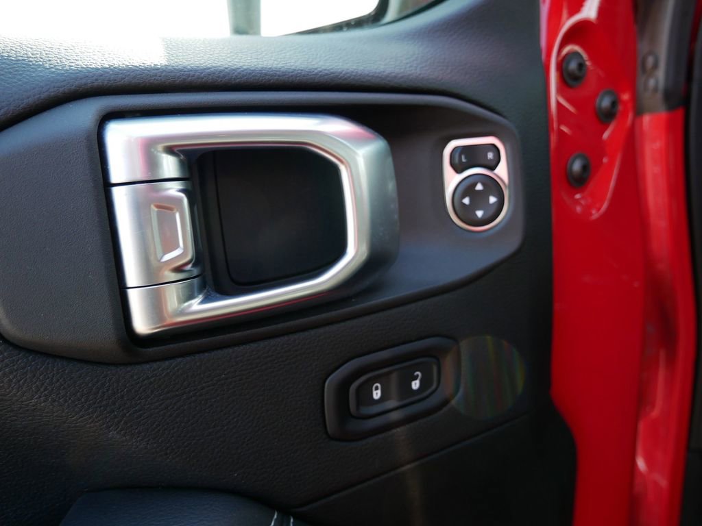 Used 2023 Jeep Wrangler Unlimited Sahara AWD/4WD image 21