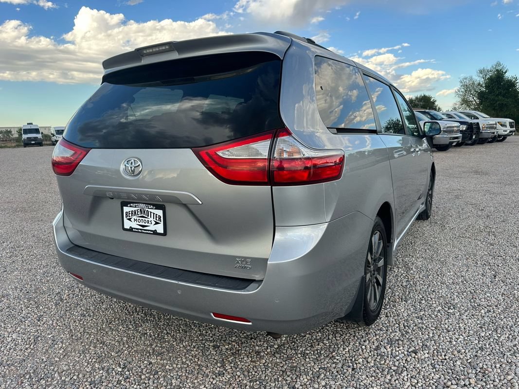 Used 2018 Toyota Sienna XLE w/ XLE Navigation Package AWD/4WD image 10