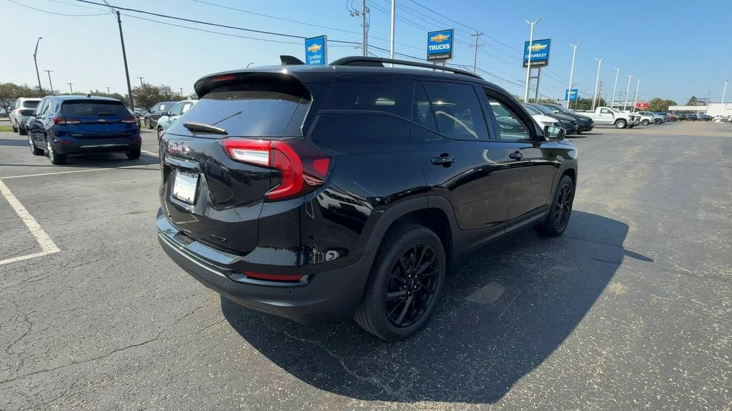 Used 2024 GMC Terrain SLT w/ Infotainment Package II AWD/4WD image 8
